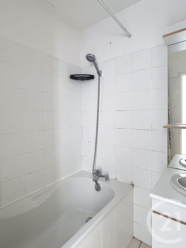 Appartement F2 à louer - 2 pièces - 46.55 m2 - ANGOULEME - 16 - POITOU-CHARENTES - Century 21 Aloha Immobilier