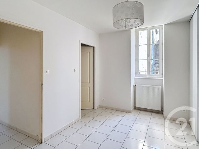 Appartement F2 à louer - 2 pièces - 46.55 m2 - ANGOULEME - 16 - POITOU-CHARENTES - Century 21 Aloha Immobilier