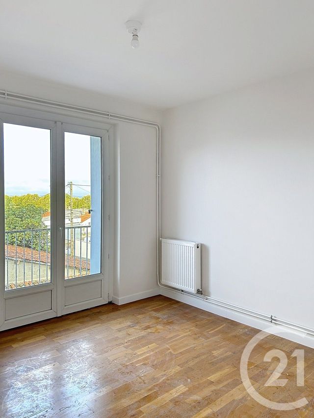 Appartement F3 à louer - 3 pièces - 63.0 m2 - SOYAUX - 16 - POITOU-CHARENTES - Century 21 Aloha Immobilier