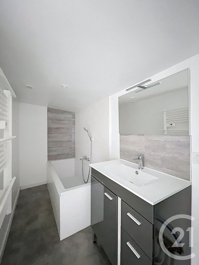 maison à louer - 2 pièces - 34.52 m2 - MAGNAC SUR TOUVRE - 16 - POITOU-CHARENTES - Century 21 Aloha Immobilier