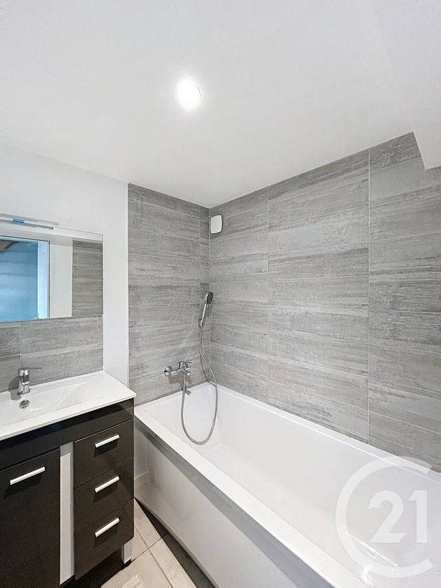 maison à louer - 2 pièces - 26.7 m2 - MAGNAC SUR TOUVRE - 16 - POITOU-CHARENTES - Century 21 Aloha Immobilier