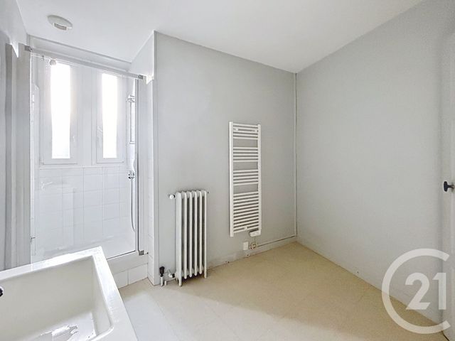 Appartement F3 à louer - 3 pièces - 80.0 m2 - ANGOULEME - 16 - POITOU-CHARENTES - Century 21 Aloha Immobilier