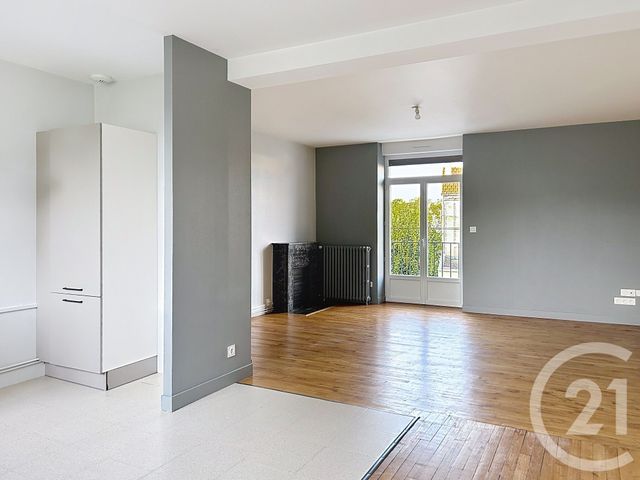 Appartement F3 à louer - 3 pièces - 80.0 m2 - ANGOULEME - 16 - POITOU-CHARENTES - Century 21 Aloha Immobilier