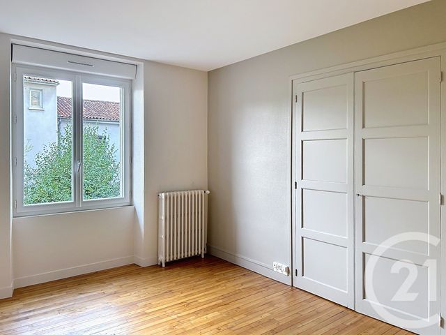 Appartement F3 à louer - 3 pièces - 80.0 m2 - ANGOULEME - 16 - POITOU-CHARENTES - Century 21 Aloha Immobilier