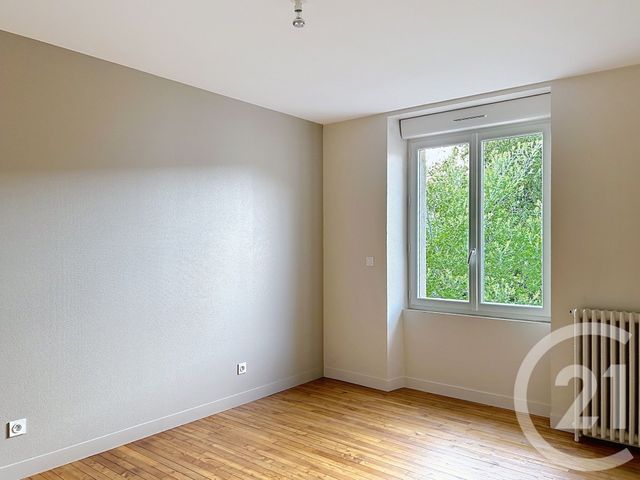 Appartement F3 à louer - 3 pièces - 80.0 m2 - ANGOULEME - 16 - POITOU-CHARENTES - Century 21 Aloha Immobilier