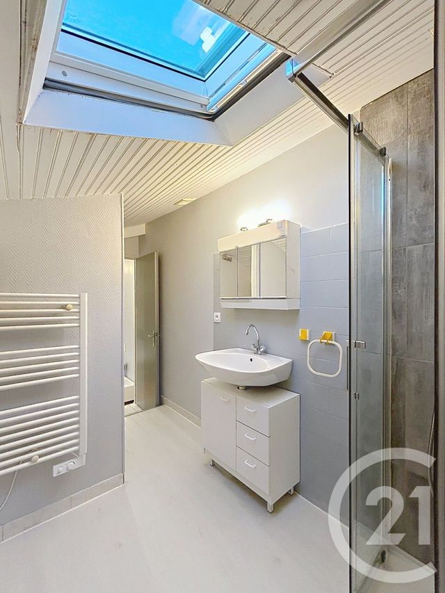 Appartement T1 à louer - 1 pièce - 33.14 m2 - L ISLE D ESPAGNAC - 16 - POITOU-CHARENTES - Century 21 Aloha Immobilier