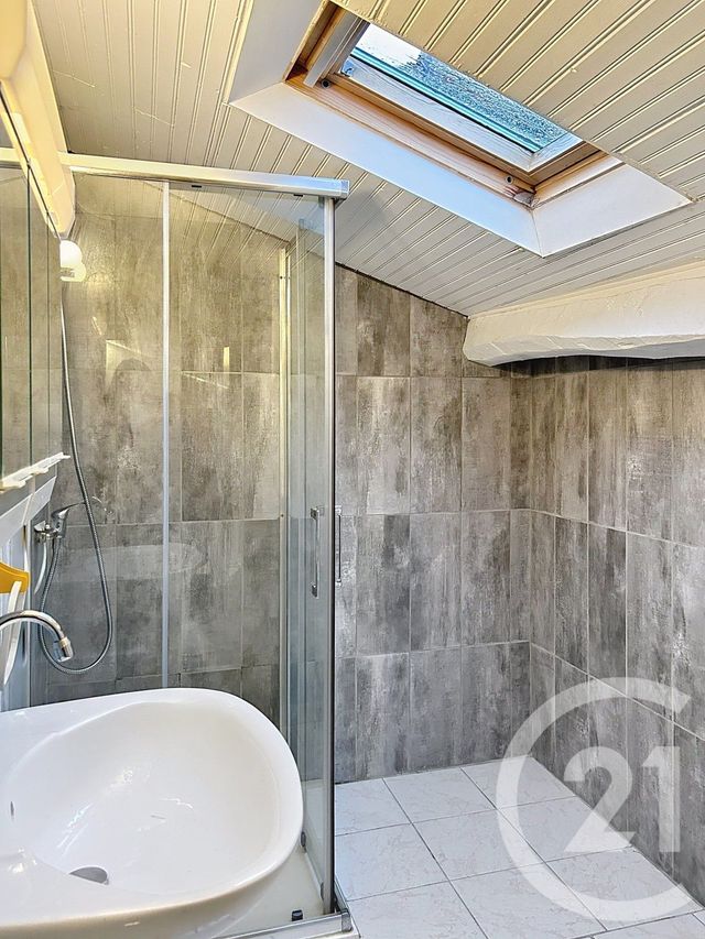 Appartement T1 à louer - 1 pièce - 33.14 m2 - L ISLE D ESPAGNAC - 16 - POITOU-CHARENTES - Century 21 Aloha Immobilier