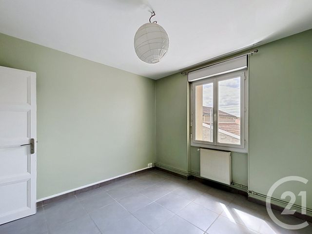 Appartement F3 à louer - 3 pièces - 62.76 m2 - ANGOULEME - 16 - POITOU-CHARENTES - Century 21 Aloha Immobilier