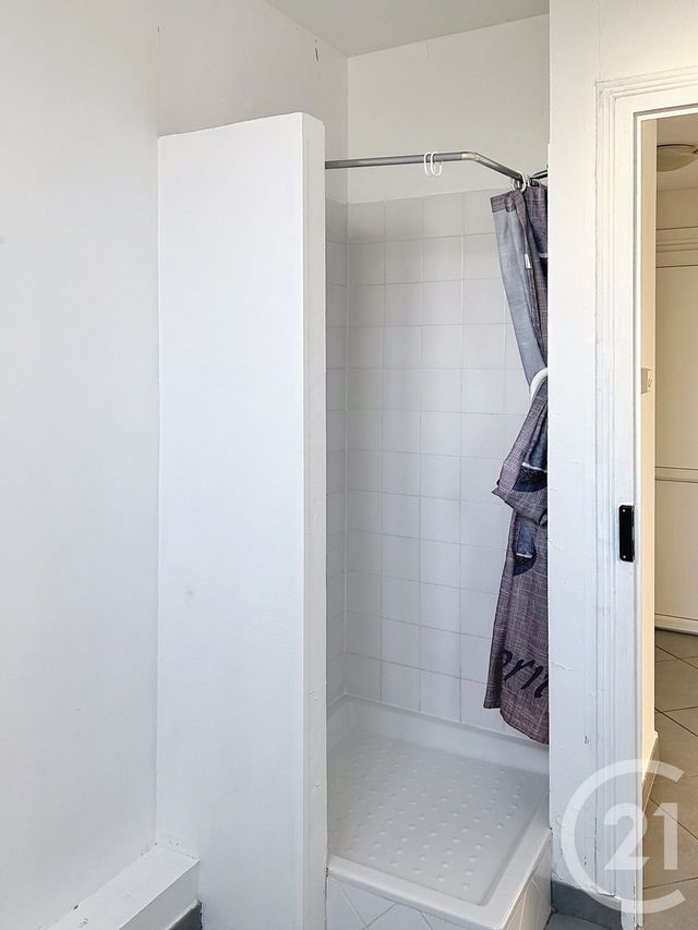 Appartement F3 à louer - 3 pièces - 62.76 m2 - ANGOULEME - 16 - POITOU-CHARENTES - Century 21 Aloha Immobilier