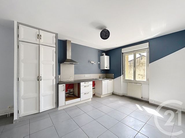 Appartement F3 à louer - 3 pièces - 62.76 m2 - ANGOULEME - 16 - POITOU-CHARENTES - Century 21 Aloha Immobilier