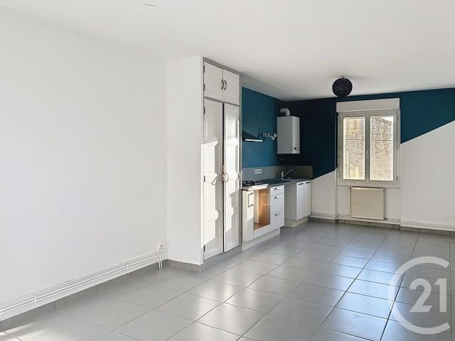 Appartement F3 à louer - 3 pièces - 62.76 m2 - ANGOULEME - 16 - POITOU-CHARENTES - Century 21 Aloha Immobilier