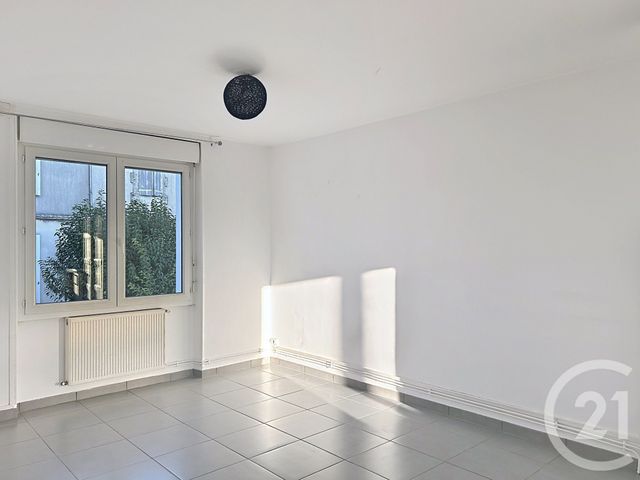 Appartement F3 à louer - 3 pièces - 62.76 m2 - ANGOULEME - 16 - POITOU-CHARENTES - Century 21 Aloha Immobilier