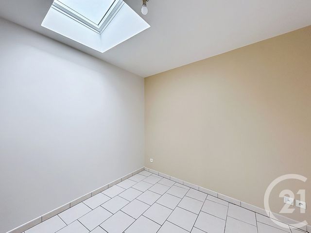 Appartement F3 à louer - 3 pièces - 54.9 m2 - ANGOULEME - 16 - POITOU-CHARENTES - Century 21 Aloha Immobilier