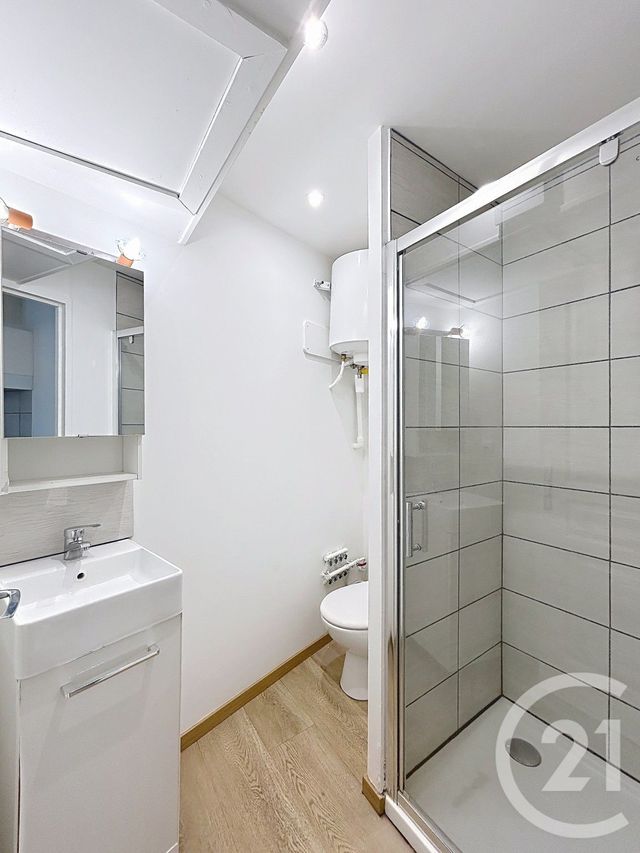 Appartement Studio à louer - 1 pièce - 20.4 m2 - L ISLE D ESPAGNAC - 16 - POITOU-CHARENTES - Century 21 Aloha Immobilier