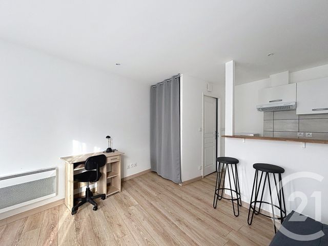 Appartement Studio à louer - 1 pièce - 20.4 m2 - L ISLE D ESPAGNAC - 16 - POITOU-CHARENTES - Century 21 Aloha Immobilier