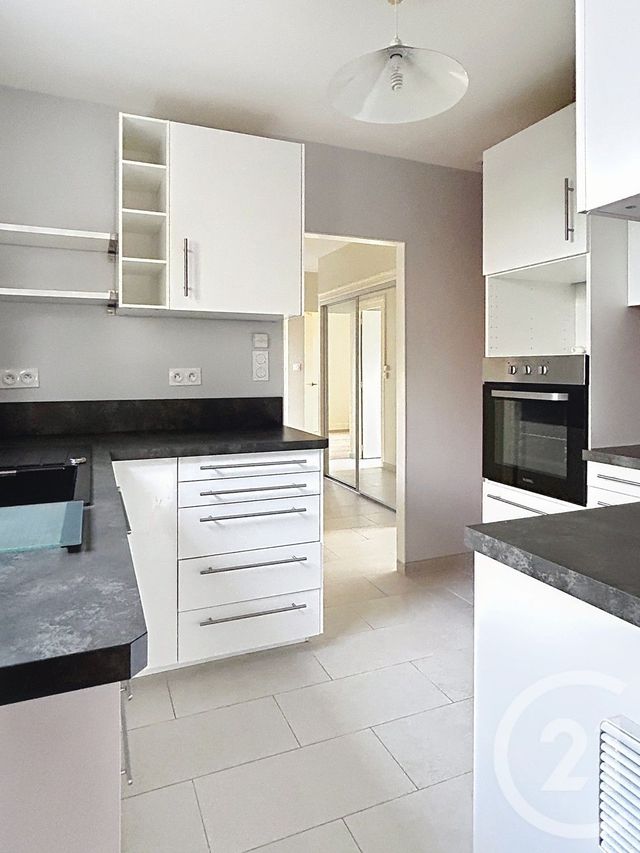 maison à louer - 4 pièces - 94.0 m2 - LA COURONNE - 16 - POITOU-CHARENTES - Century 21 Aloha Immobilier