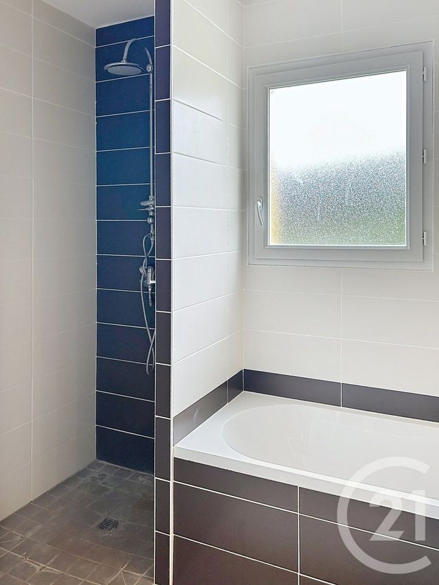 maison à louer - 4 pièces - 98.48 m2 - ROULLET ST ESTEPHE - 16 - POITOU-CHARENTES - Century 21 Aloha Immobilier