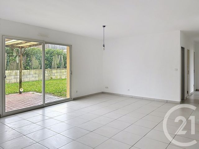 maison à louer - 4 pièces - 98.48 m2 - ROULLET ST ESTEPHE - 16 - POITOU-CHARENTES - Century 21 Aloha Immobilier