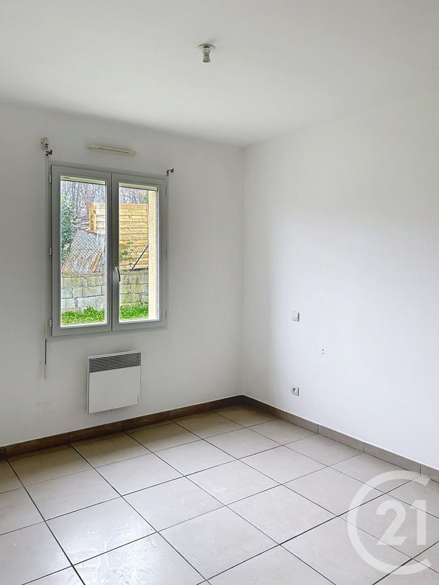 maison à louer - 4 pièces - 98.48 m2 - ROULLET ST ESTEPHE - 16 - POITOU-CHARENTES - Century 21 Aloha Immobilier