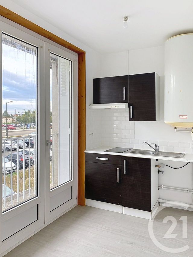 Appartement F2 à louer - 2 pièces - 28.8 m2 - ANGOULEME - 16 - POITOU-CHARENTES - Century 21 Aloha Immobilier