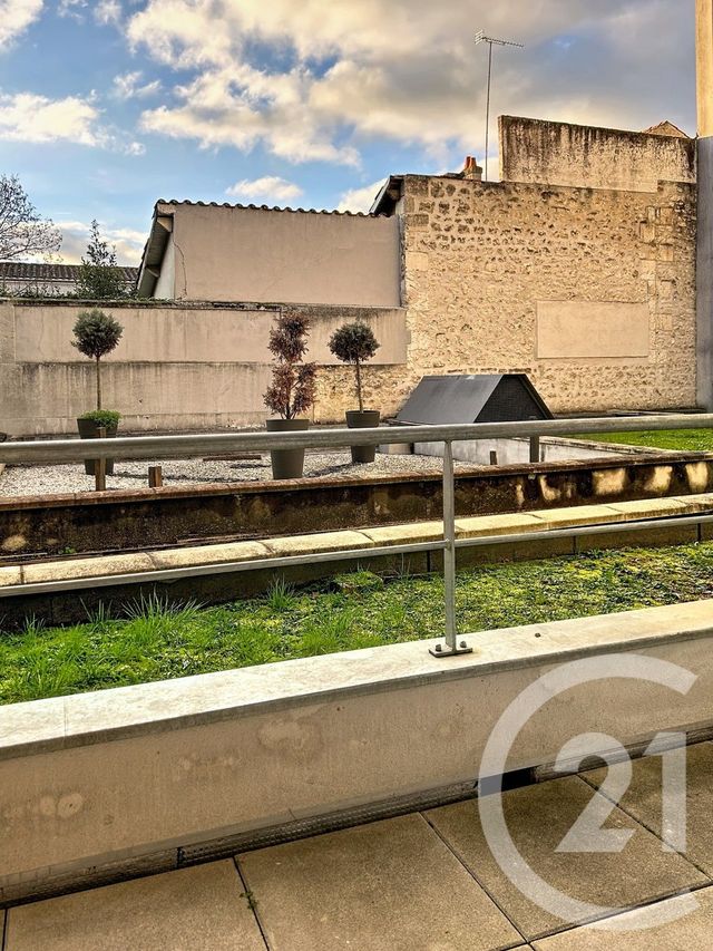 Appartement F2 à louer - 2 pièces - 27.43 m2 - ANGOULEME - 16 - POITOU-CHARENTES - Century 21 Aloha Immobilier