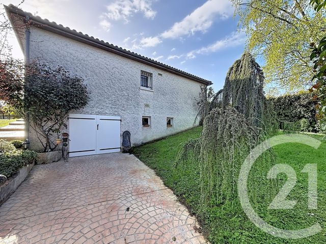 maison à vendre - 5 pièces - 109.91 m2 - ST YRIEIX SUR CHARENTE - 16 - POITOU-CHARENTES - Century 21 Aloha Immobilier