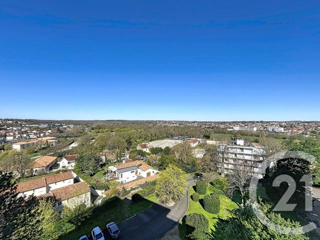 Appartement T3 à louer - 3 pièces - 62.9 m2 - ANGOULEME - 16 - POITOU-CHARENTES - Century 21 Aloha Immobilier