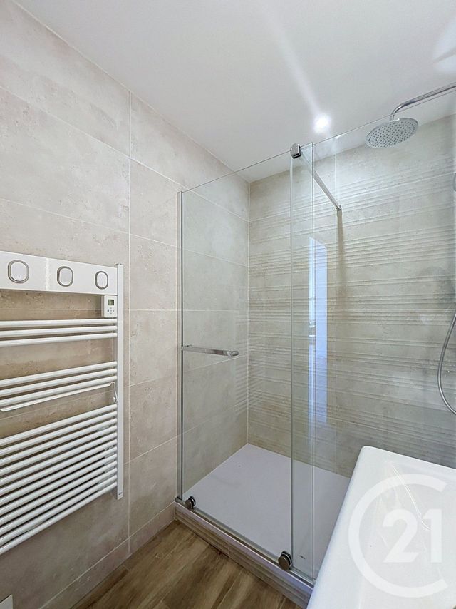 Appartement T2 à louer - 2 pièces - 40.71 m2 - ANGOULEME - 16 - POITOU-CHARENTES - Century 21 Aloha Immobilier