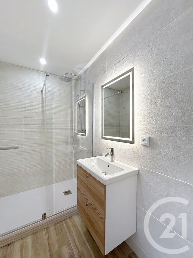Appartement T2 à louer - 2 pièces - 40.71 m2 - ANGOULEME - 16 - POITOU-CHARENTES - Century 21 Aloha Immobilier