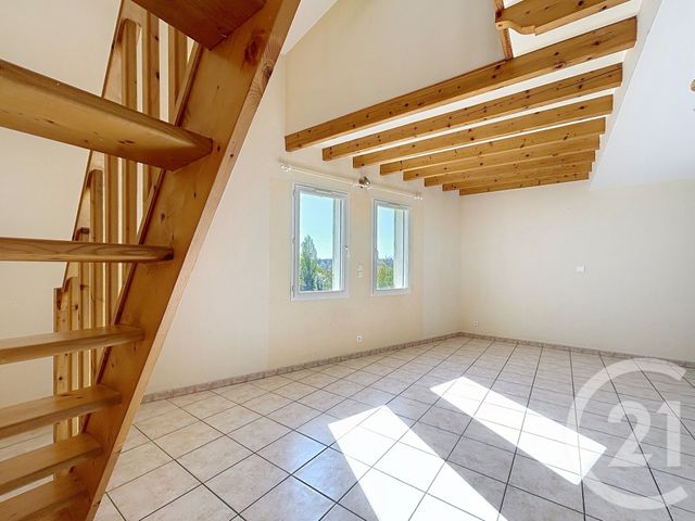 Appartement T2 à louer - 2 pièces - 52.0 m2 - ANGOULEME - 16 - POITOU-CHARENTES - Century 21 Aloha Immobilier