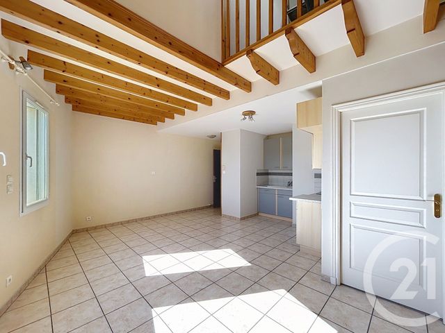 Appartement T2 à louer - 2 pièces - 52.0 m2 - ANGOULEME - 16 - POITOU-CHARENTES - Century 21 Aloha Immobilier