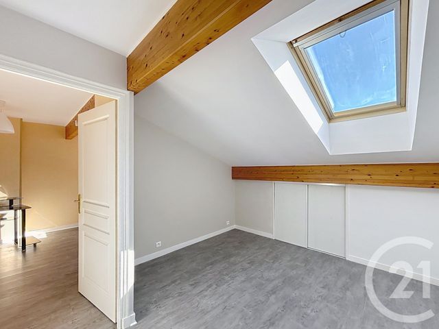 Appartement T2 à louer - 2 pièces - 52.0 m2 - ANGOULEME - 16 - POITOU-CHARENTES - Century 21 Aloha Immobilier