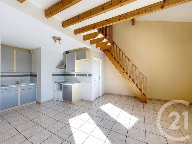 Appartement T2 à louer - 2 pièces - 52.0 m2 - ANGOULEME - 16 - POITOU-CHARENTES - Century 21 Aloha Immobilier