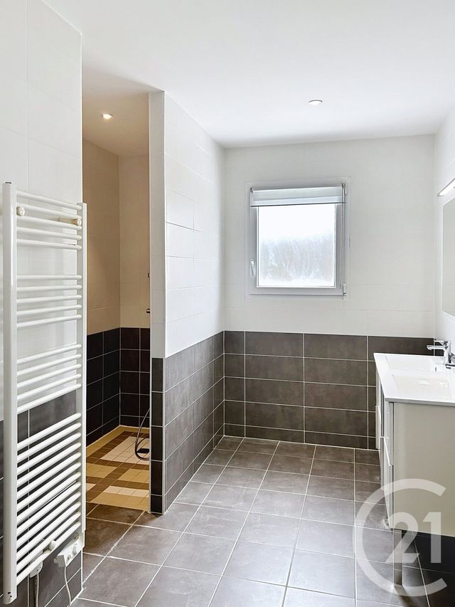 maison à louer - 4 pièces - 112.0 m2 - PUYMOYEN - 16 - POITOU-CHARENTES - Century 21 Aloha Immobilier