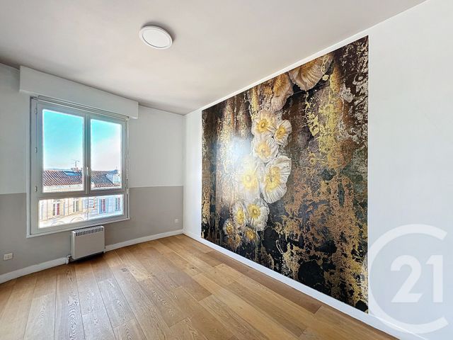 Appartement F2 à louer - 2 pièces - 51.7 m2 - ANGOULEME - 16 - POITOU-CHARENTES - Century 21 Aloha Immobilier