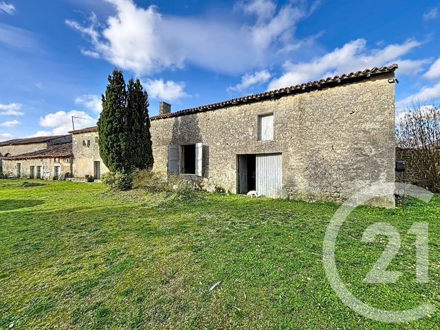 maison à vendre - 8 pièces - 294.0 m2 - ROULLET ST ESTEPHE - 16 - POITOU-CHARENTES - Century 21 Aloha Immobilier