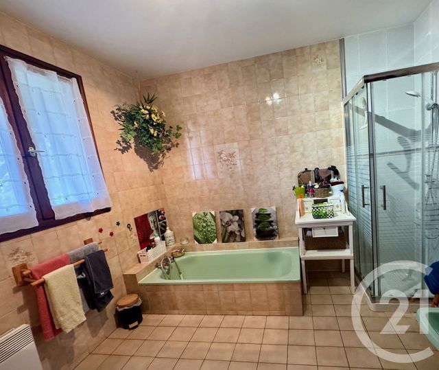 maison à vendre - 5 pièces - 127.0 m2 - ST MICHEL - 16 - POITOU-CHARENTES - Century 21 Aloha Immobilier