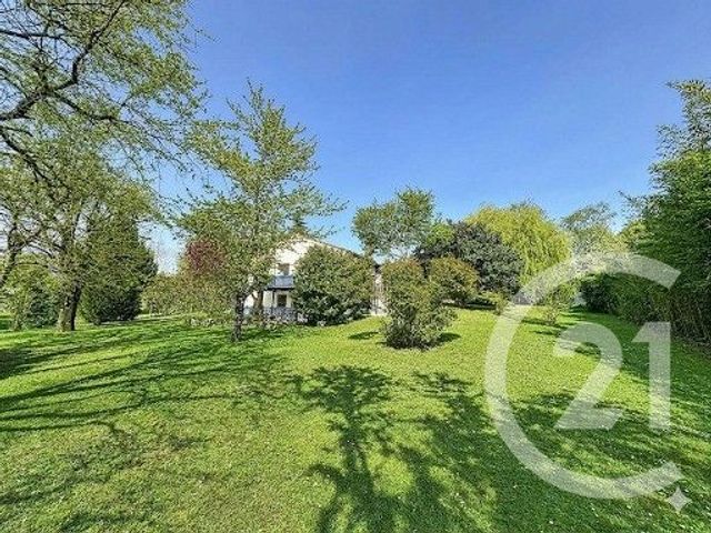 maison à vendre - 5 pièces - 127.0 m2 - ST MICHEL - 16 - POITOU-CHARENTES - Century 21 Aloha Immobilier