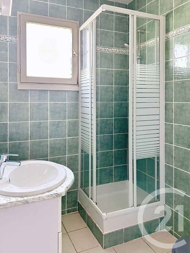 Appartement F2 à louer - 2 pièces - 31.8 m2 - ST MICHEL - 16 - POITOU-CHARENTES - Century 21 Aloha Immobilier