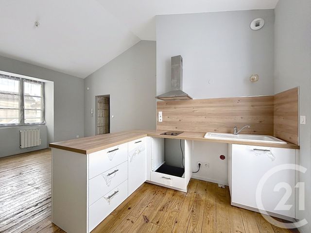 Appartement F2 à louer - 2 pièces - 48.04 m2 - ANGOULEME - 16 - POITOU-CHARENTES - Century 21 Aloha Immobilier
