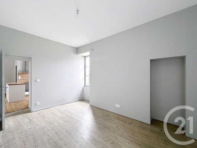 Appartement F2 à louer - 2 pièces - 48.04 m2 - ANGOULEME - 16 - POITOU-CHARENTES - Century 21 Aloha Immobilier