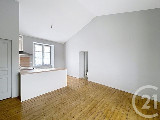 Appartement F2 à louer - 2 pièces - 48.04 m2 - ANGOULEME - 16 - POITOU-CHARENTES - Century 21 Aloha Immobilier