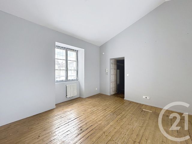 Appartement F2 à louer - 2 pièces - 48.04 m2 - ANGOULEME - 16 - POITOU-CHARENTES - Century 21 Aloha Immobilier