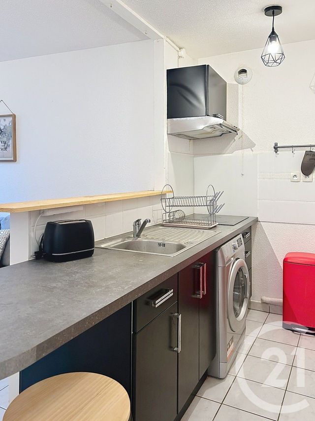 Appartement F3 à louer - 3 pièces - 63.56 m2 - ANGOULEME - 16 - POITOU-CHARENTES - Century 21 Aloha Immobilier