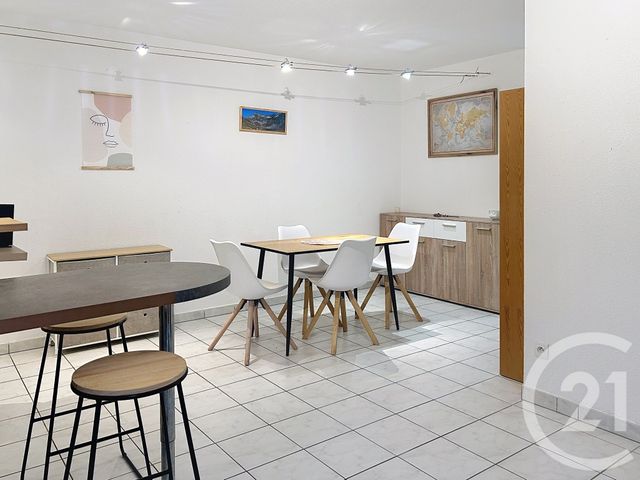 Appartement F3 à louer - 3 pièces - 63.56 m2 - ANGOULEME - 16 - POITOU-CHARENTES - Century 21 Aloha Immobilier