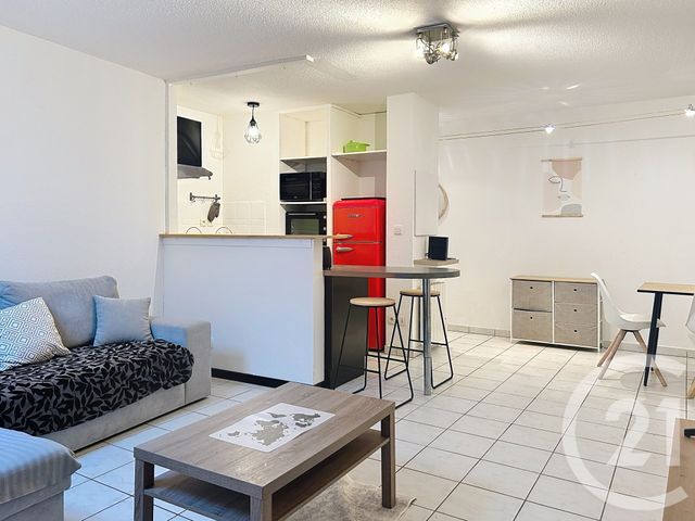 Appartement F3 à louer - 3 pièces - 63.56 m2 - ANGOULEME - 16 - POITOU-CHARENTES - Century 21 Aloha Immobilier