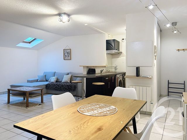 Appartement F3 à louer - 3 pièces - 63.56 m2 - ANGOULEME - 16 - POITOU-CHARENTES - Century 21 Aloha Immobilier