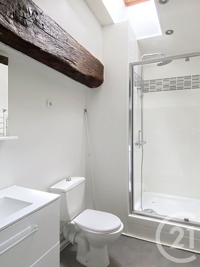 Appartement F2 à louer - 2 pièces - 48.8 m2 - ANGOULEME - 16 - POITOU-CHARENTES - Century 21 Aloha Immobilier