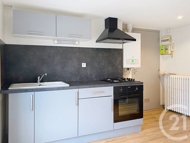 Appartement F2 à louer - 2 pièces - 48.8 m2 - ANGOULEME - 16 - POITOU-CHARENTES - Century 21 Aloha Immobilier