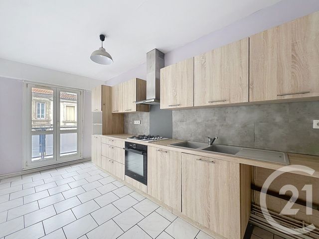 Appartement F4 à vendre - 4 pièces - 82.35 m2 - ANGOULEME - 16 - POITOU-CHARENTES - Century 21 Aloha Immobilier